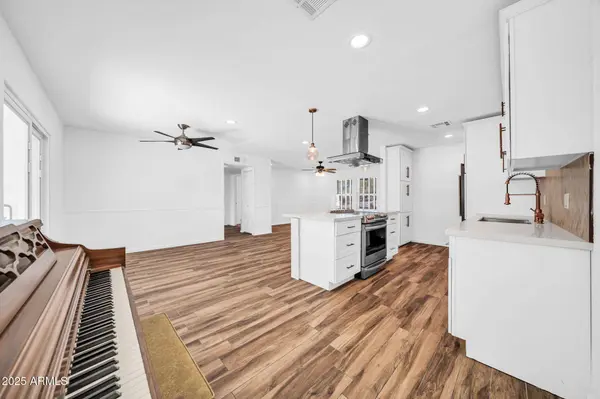 5503 W CAROL ANN Way, Glendale, AZ 85306