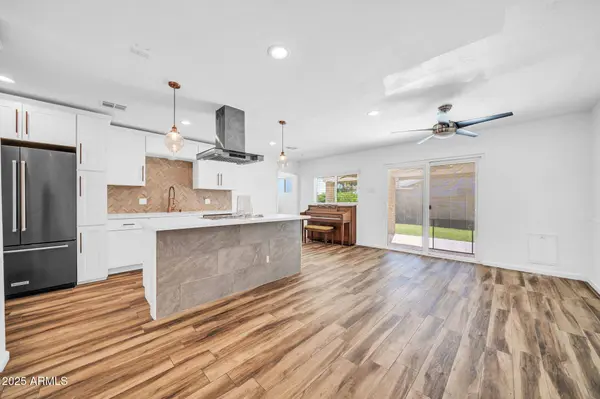 5503 W CAROL ANN Way, Glendale, AZ 85306