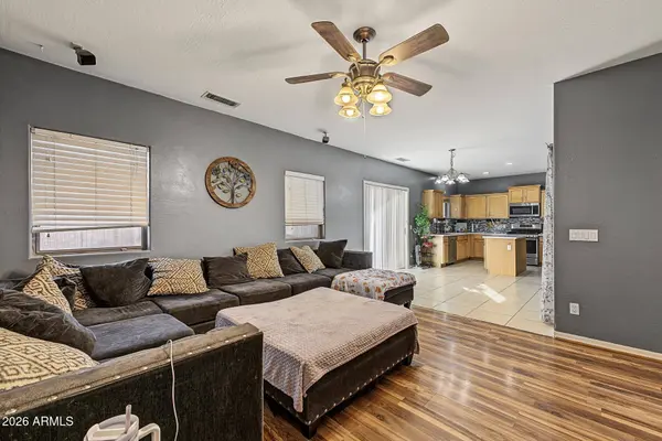 18611 W SUNNYSLOPE Lane, Waddell, AZ 85355