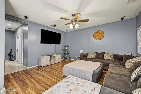 18611 W SUNNYSLOPE Lane, Waddell, AZ 85355