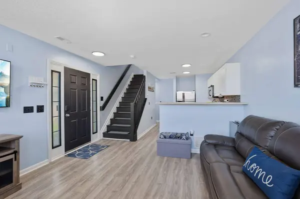 6530 Crab Apple Drive #B, Canal Winchester, OH 43110