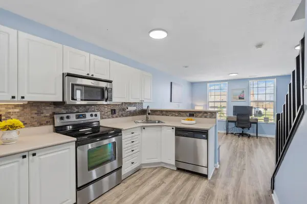 6530 Crab Apple Drive #B, Canal Winchester, OH 43110