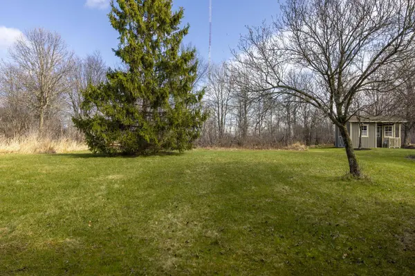 7571 Pleasant Run Drive, Seven Hills, OH 44131