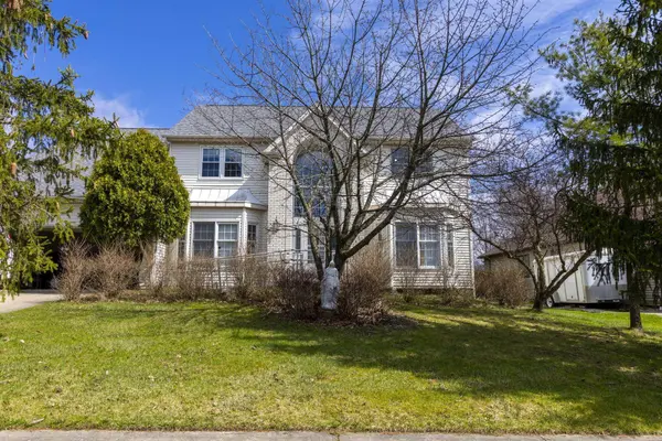 7571 Pleasant Run Drive, Seven Hills, OH 44131