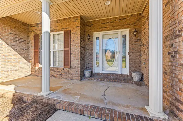 501 Avery ST, Deatsville, AL 36022