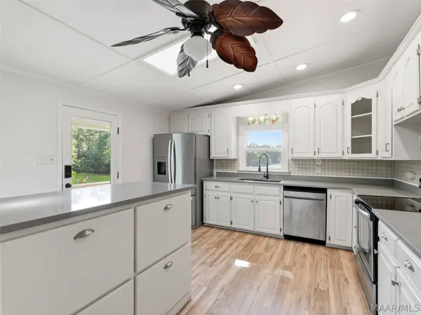 1880 Minnie Knight RD, Titus, AL 36080