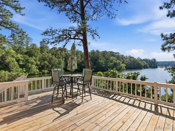 1880 Minnie Knight RD, Titus, AL 36080