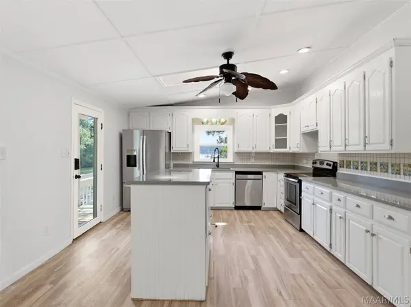 1880 Minnie Knight RD, Titus, AL 36080