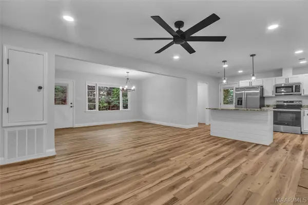 26 Pleasant Hill RD, Eclectic, AL 36024