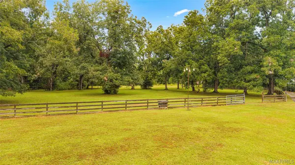 376 Old Ware RD, Wetumpka, AL 36093