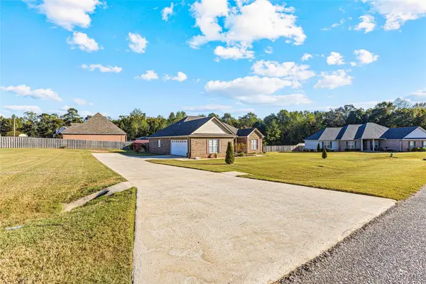 501 Avery ST, Deatsville, AL 36022