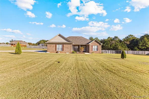 501 Avery ST, Deatsville, AL 36022