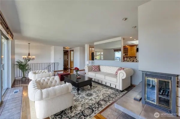7912 SE Puget Heights Lane, Port Orchard, WA 98366