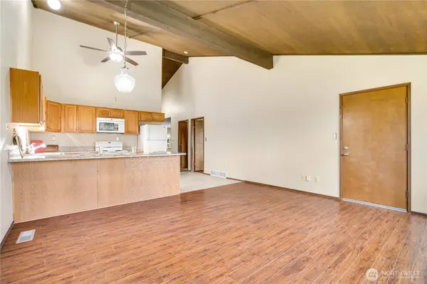 3023 Bridgeport Way W #B, University Place, WA 98466