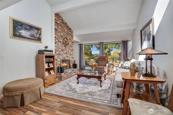 907 Powell ST, Steilacoom, WA 98388
