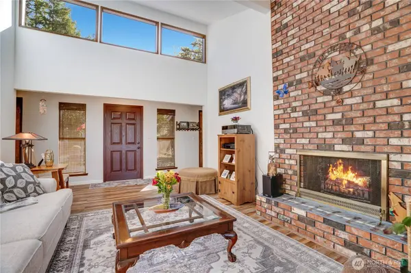907 Powell ST, Steilacoom, WA 98388