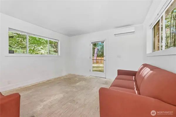 5618 NE Arrowhead PL, Poulsbo, WA 98370