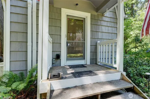 5618 NE Arrowhead PL, Poulsbo, WA 98370