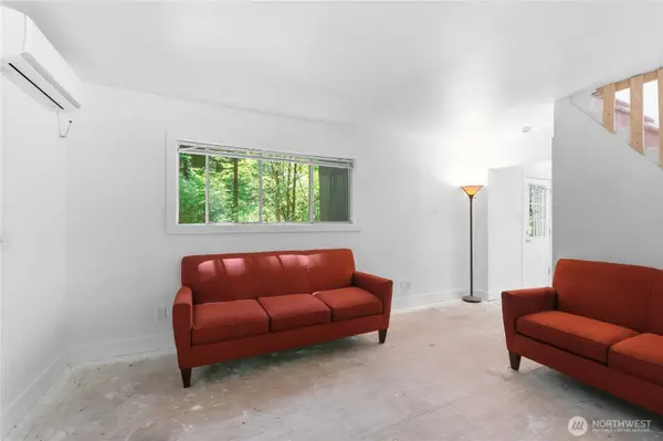5618 NE Arrowhead PL, Poulsbo, WA 98370