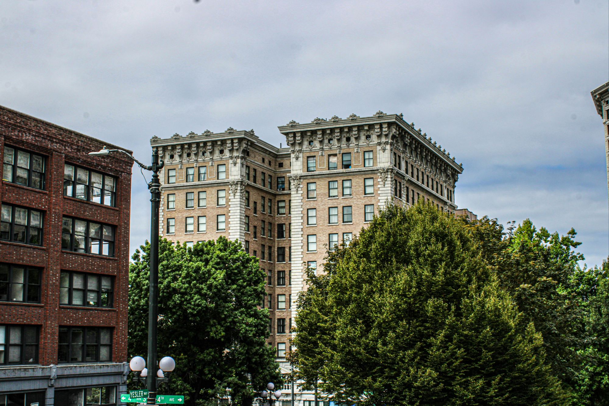 peter-robbins-DhPn_apk4dY-unsplash