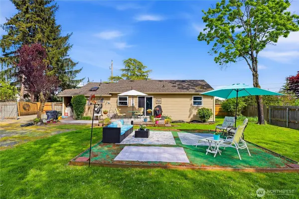 2016 E 63rd AVE, Fife, WA 98424