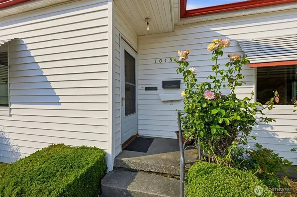 1015 N Sheridan AVE, Tacoma, WA 98403