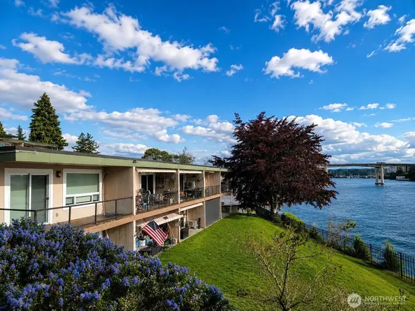 1717 E 16th Street Ct #103, Bremerton, WA 98310