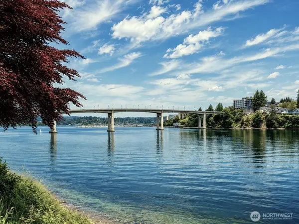 1717 E 16th Street Ct #103, Bremerton, WA 98310
