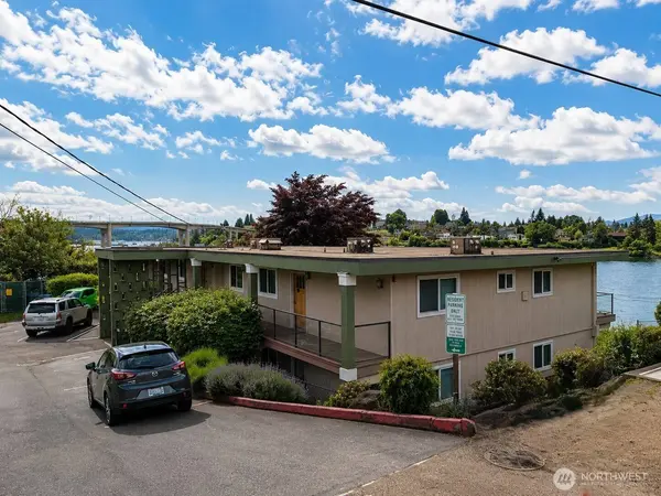 1717 E 16th Street Ct #103, Bremerton, WA 98310