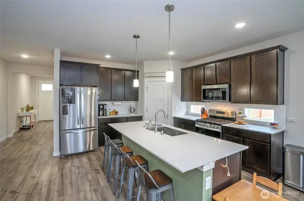 3843 SW Sylvia CT, Port Orchard, WA 98367