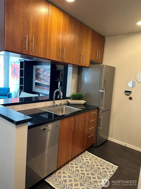 2721 1st Avenue #103, Seattle, WA 98121