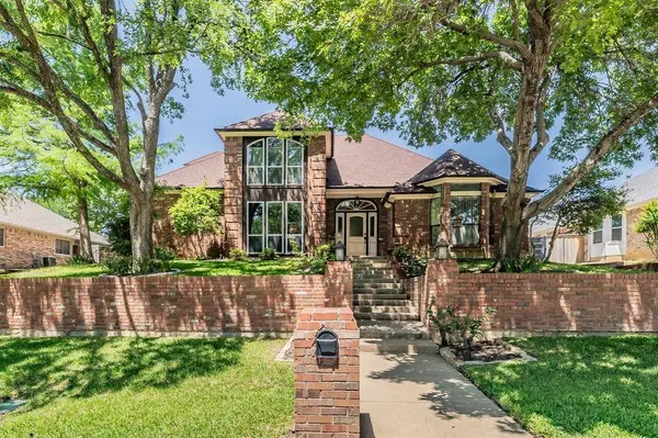 707 Kyle Drive, Arlington, TX 76011