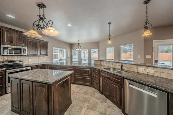 405 Edgewood Terrace, Boyd, TX 76023