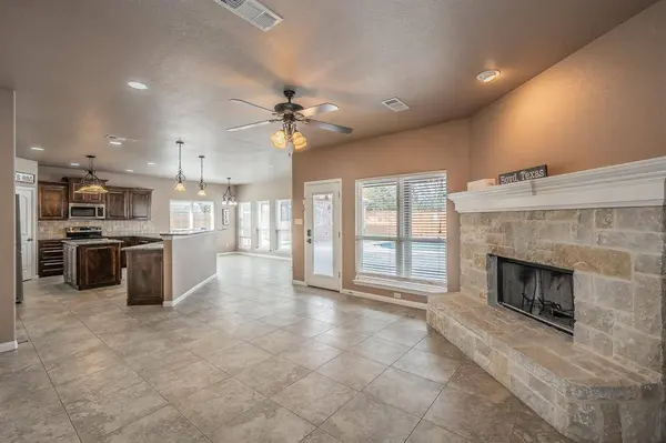 405 Edgewood Terrace, Boyd, TX 76023
