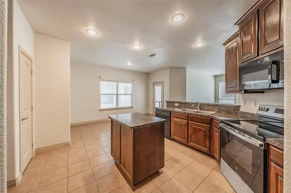 8924 Manana Street, Fort Worth, TX 76244