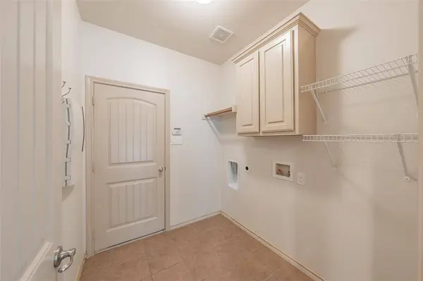 8924 Manana Street, Fort Worth, TX 76244