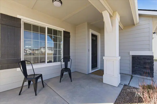1047 SW Sparrow Pl, Mountain Home, ID 83647