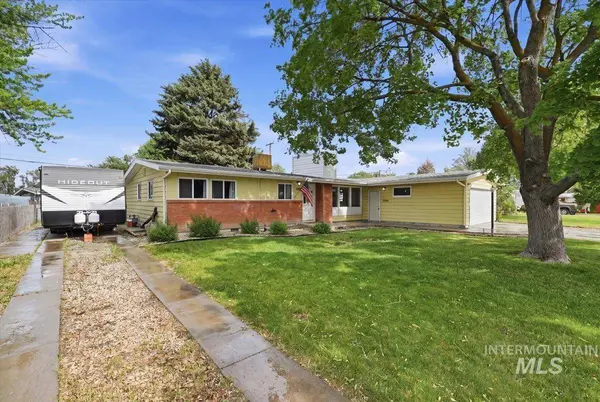 1130 N 8th E, Mountain Home, ID 83647