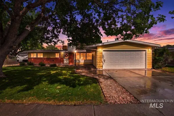 1130 N 8th E, Mountain Home, ID 83647
