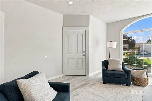 1692 S Goldsmith Ave, Meridian, ID 83642