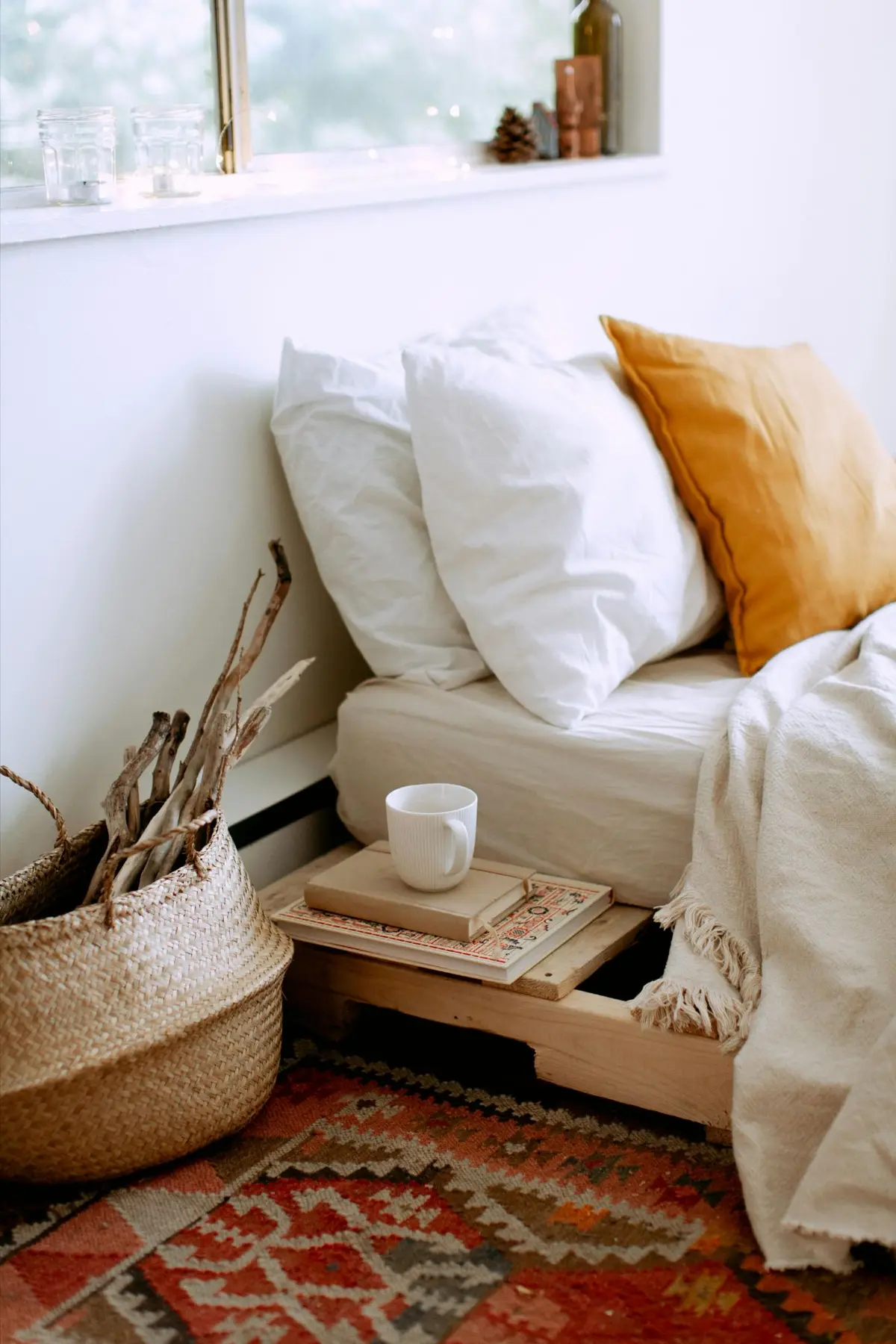 Stock - low bed with baskets