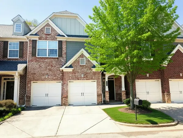 1604 Lexington Dr, Roswell, GA 30075-5879