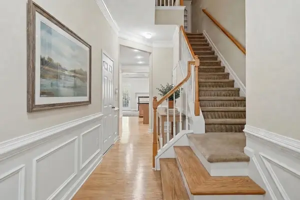 1604 Lexington Dr, Roswell, GA 30075-5879