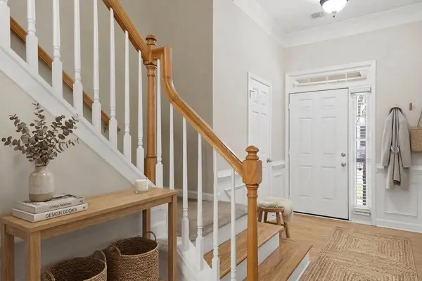 1604 Lexington Dr, Roswell, GA 30075-5879