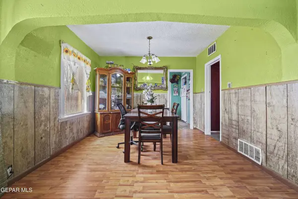 1113 N SAN MARCIAL ST, El Paso, TX 79903