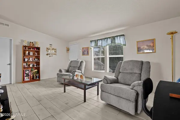 9825 Playground LN, Las Cruces, NM 88012