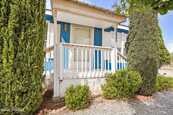9825 Playground LN, Las Cruces, NM 88012