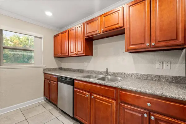 304 COSMOS DR, Orlando, FL 32807