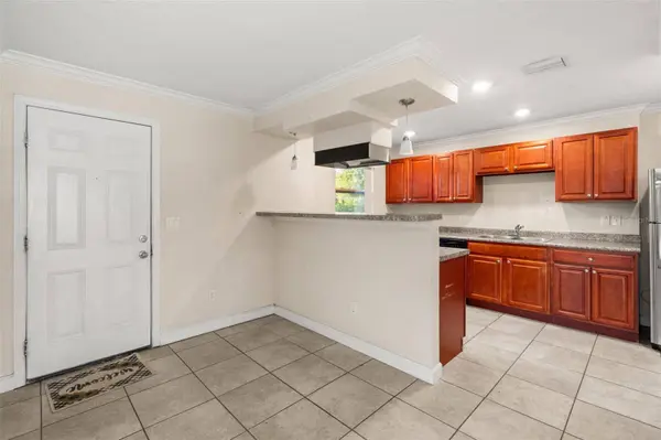 304 COSMOS DR, Orlando, FL 32807
