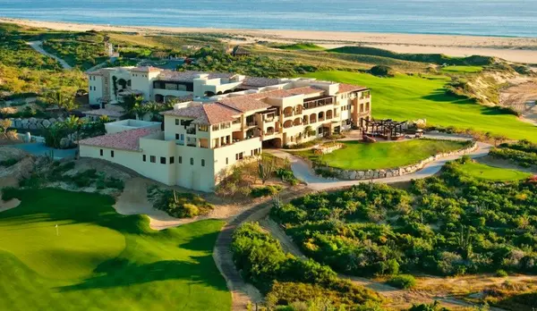 Best Golf Course Neighborhoods to Buy Real Estate in Los Cabos
